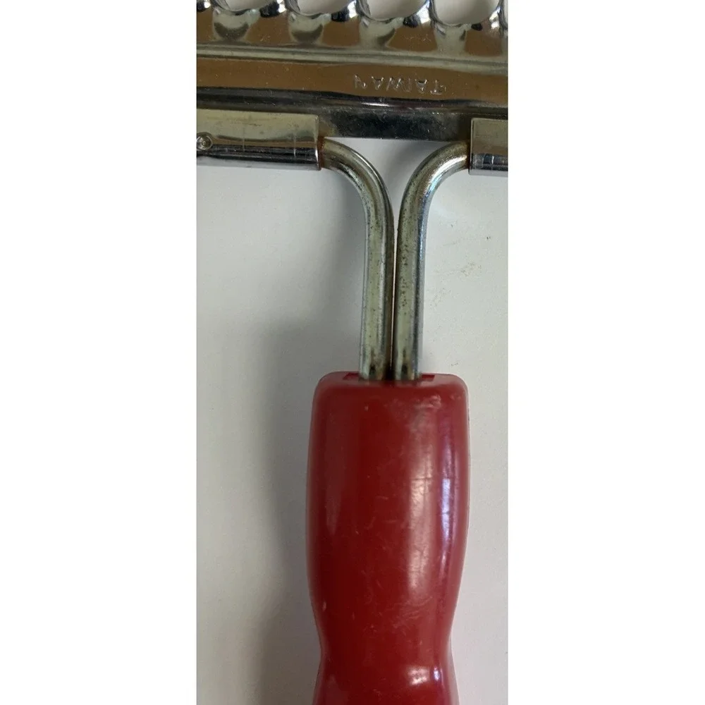 Vintage Tomato Slicer with Red Handle‎